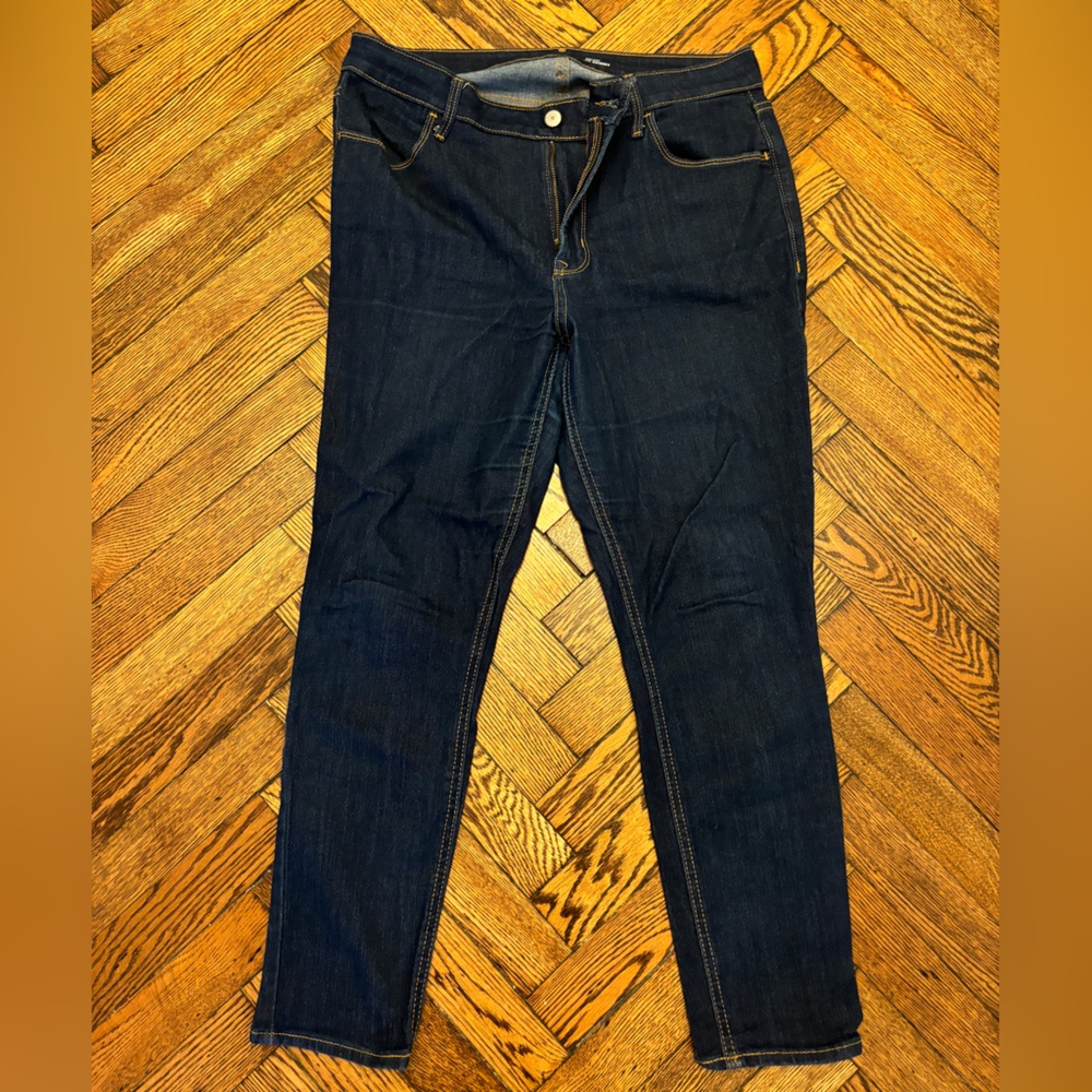 Old navy high rise super skinny jeans - size 12